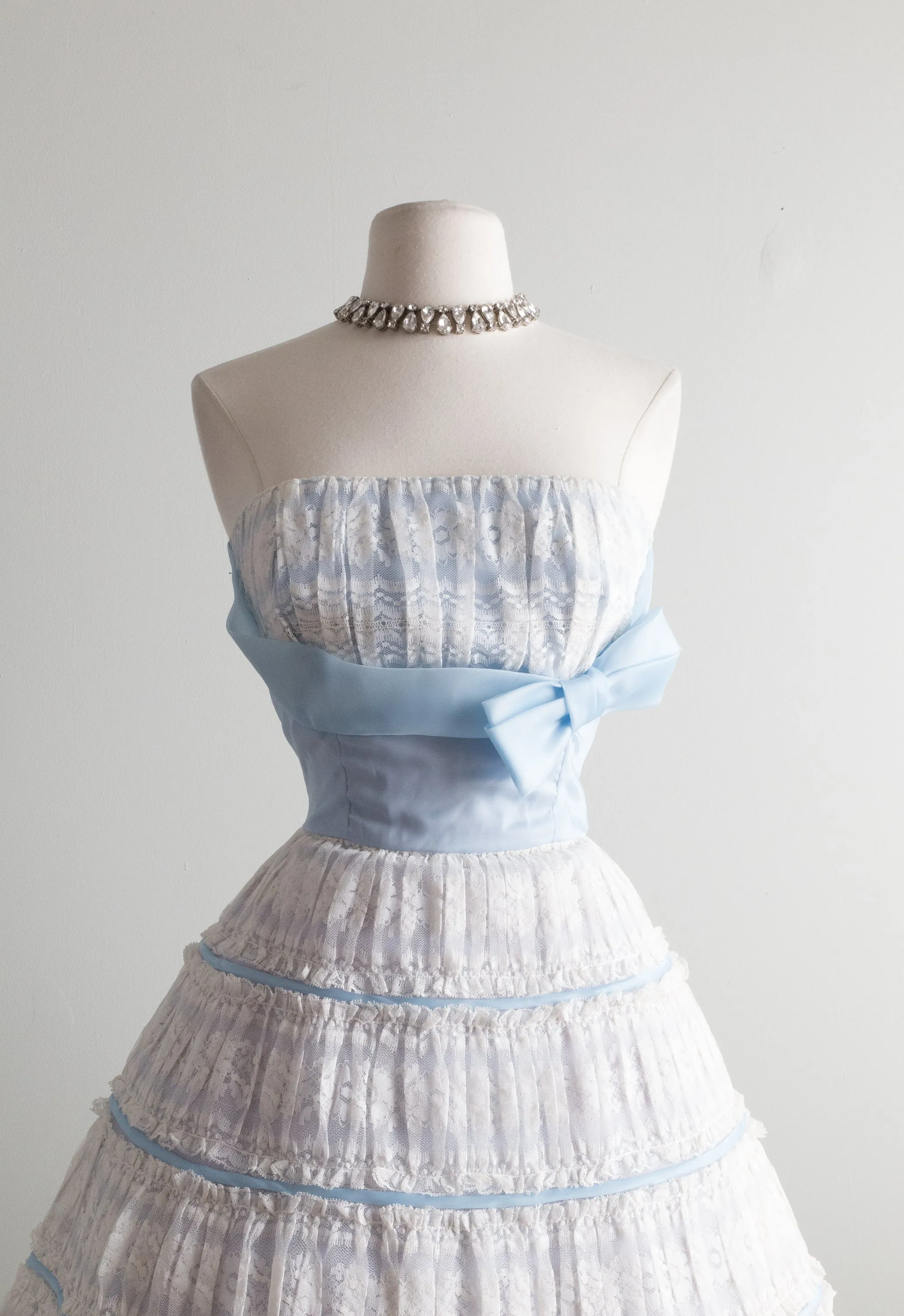 1950's *Cinderella's Ball Gown* Strapless Formal Prom Dress / Waist 24