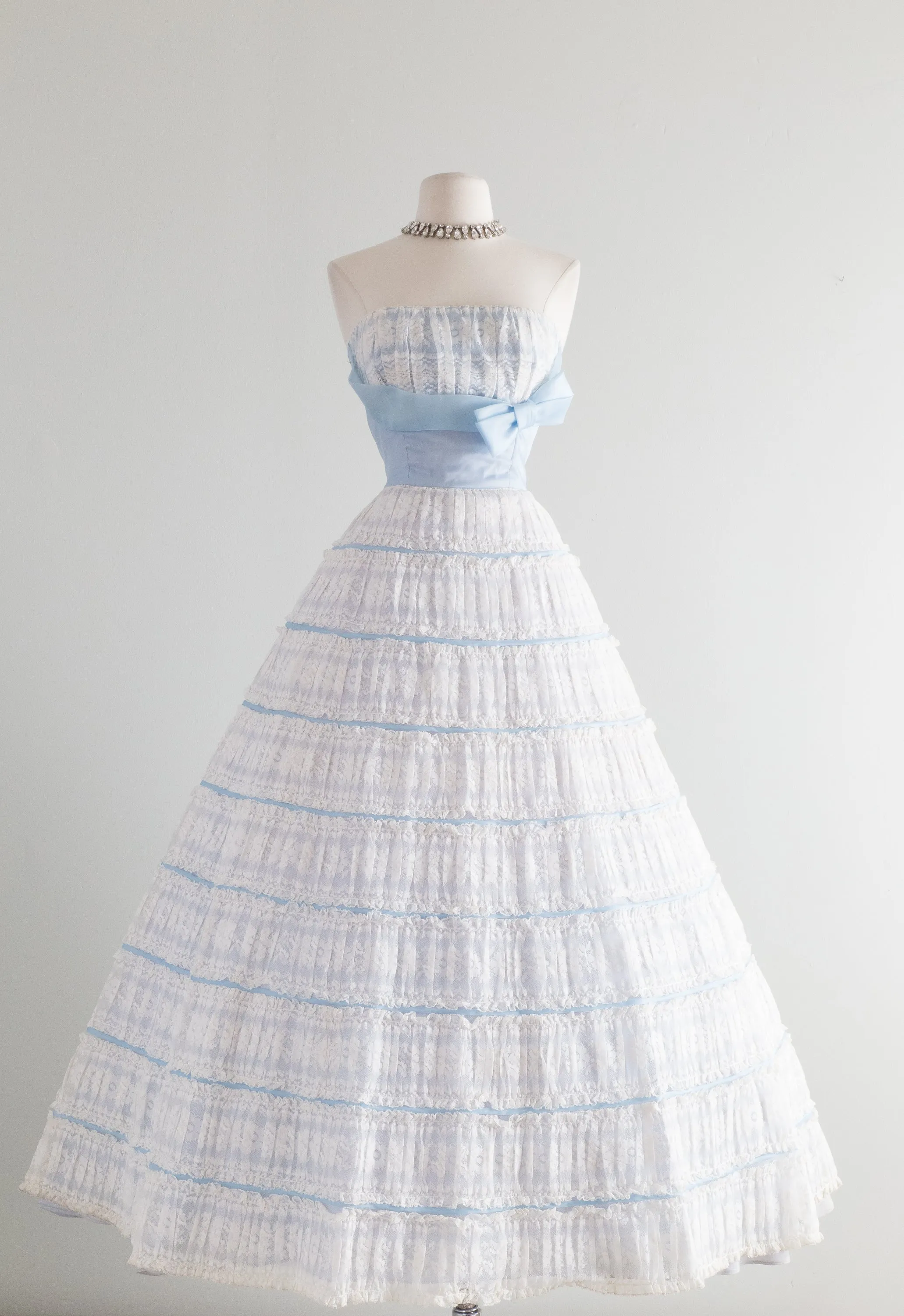 1950's *Cinderella's Ball Gown* Strapless Formal Prom Dress / Waist 24