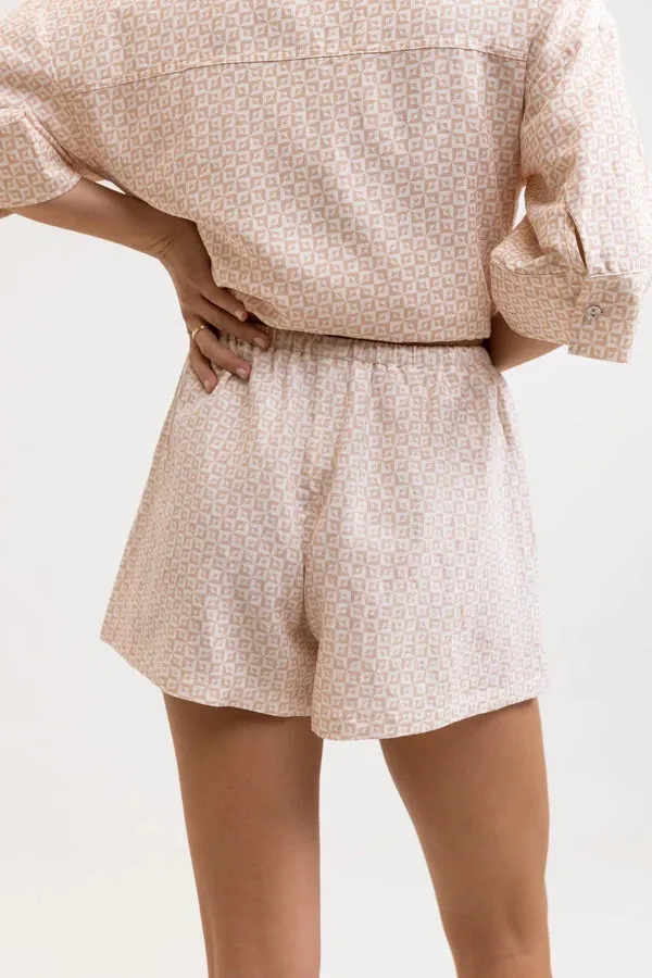 Geo Tie Front Short (Peach Parfait)