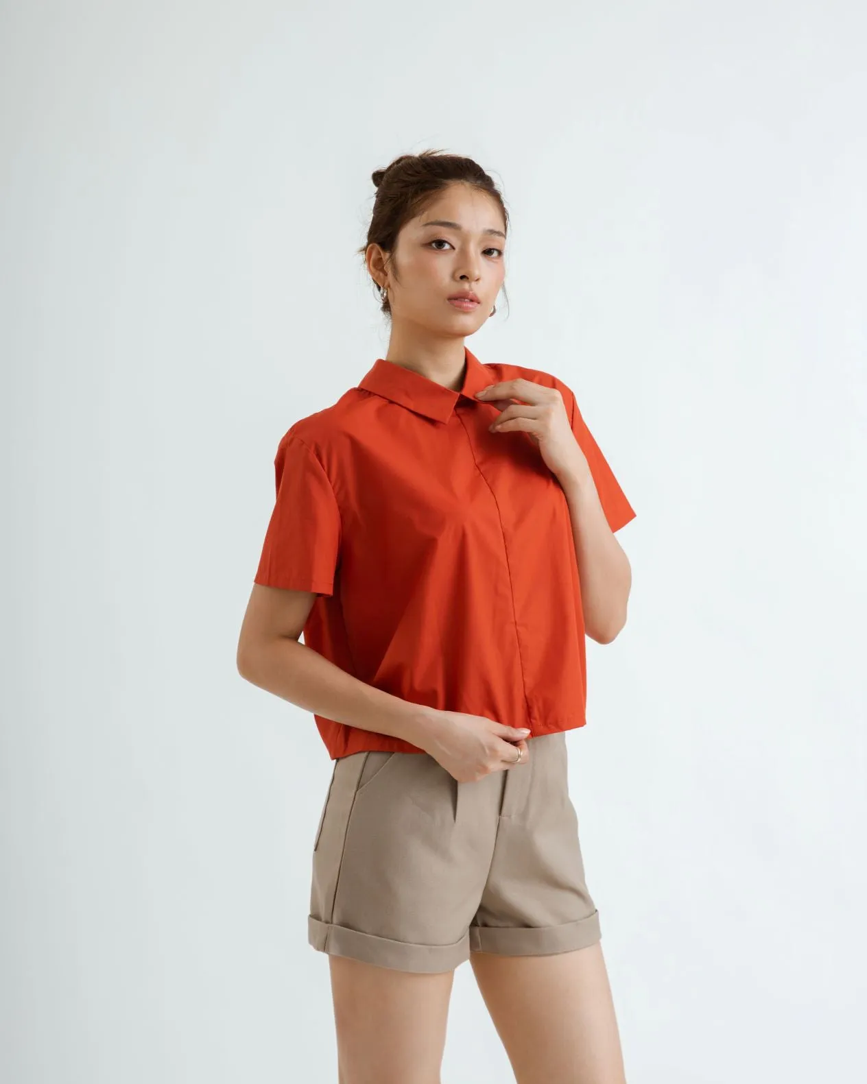 Relaxed Folded Hem Shorts (Khaki)