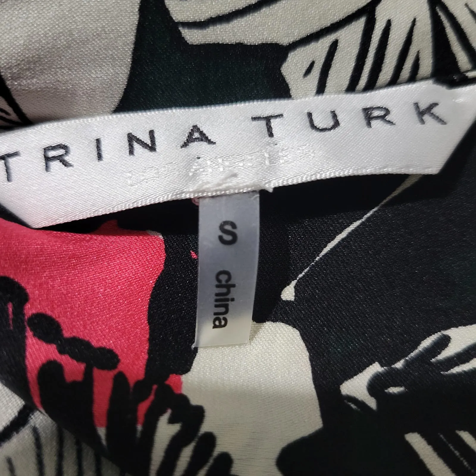 Trina Turk Acacia Floral Silk Top Pink Open Slit Sleeve Button Front Blouse Size Small