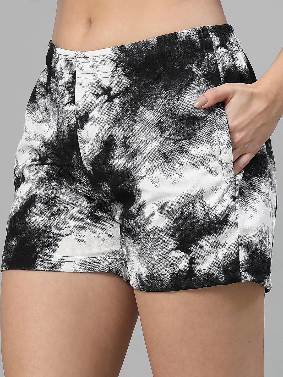 Uzarus Women's Relaxed Fit Printed Shorts with Side Pockets