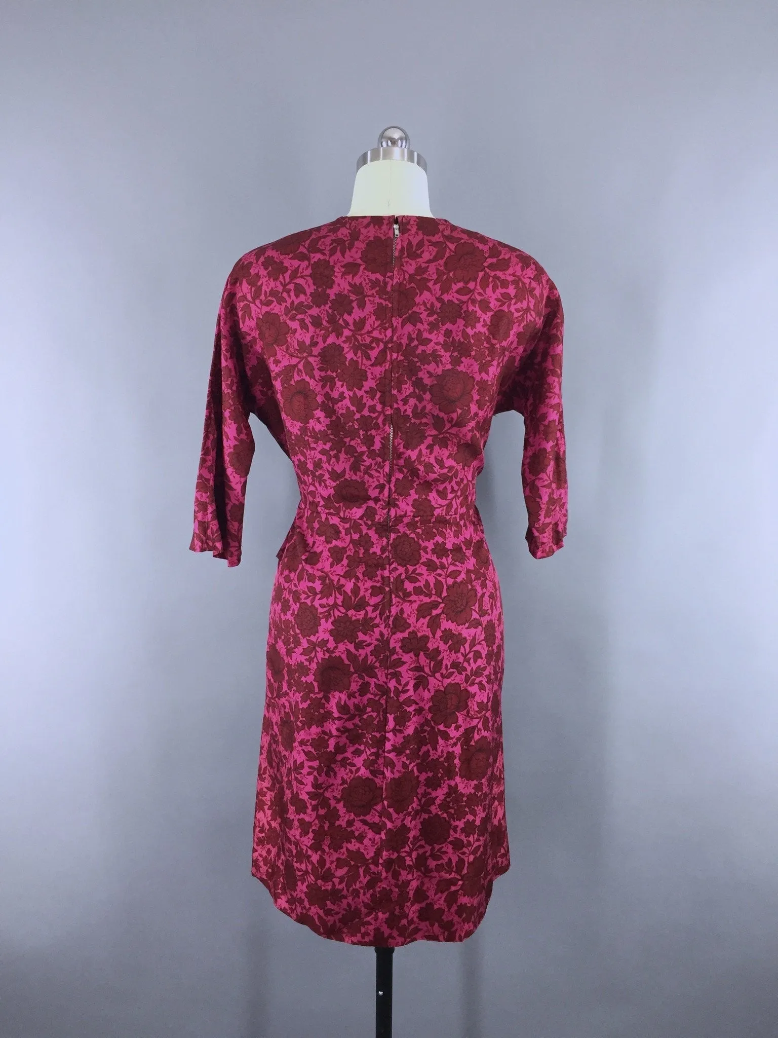 Vintage 1950s Day Dress / Pink & Red Floral Print