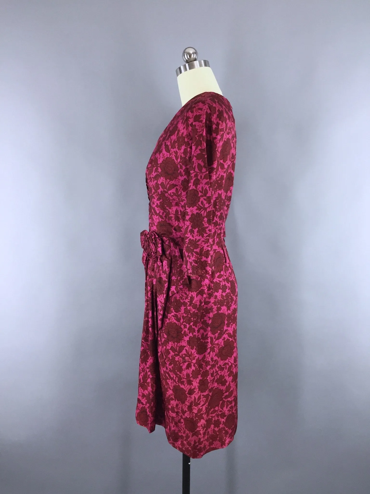 Vintage 1950s Day Dress / Pink & Red Floral Print