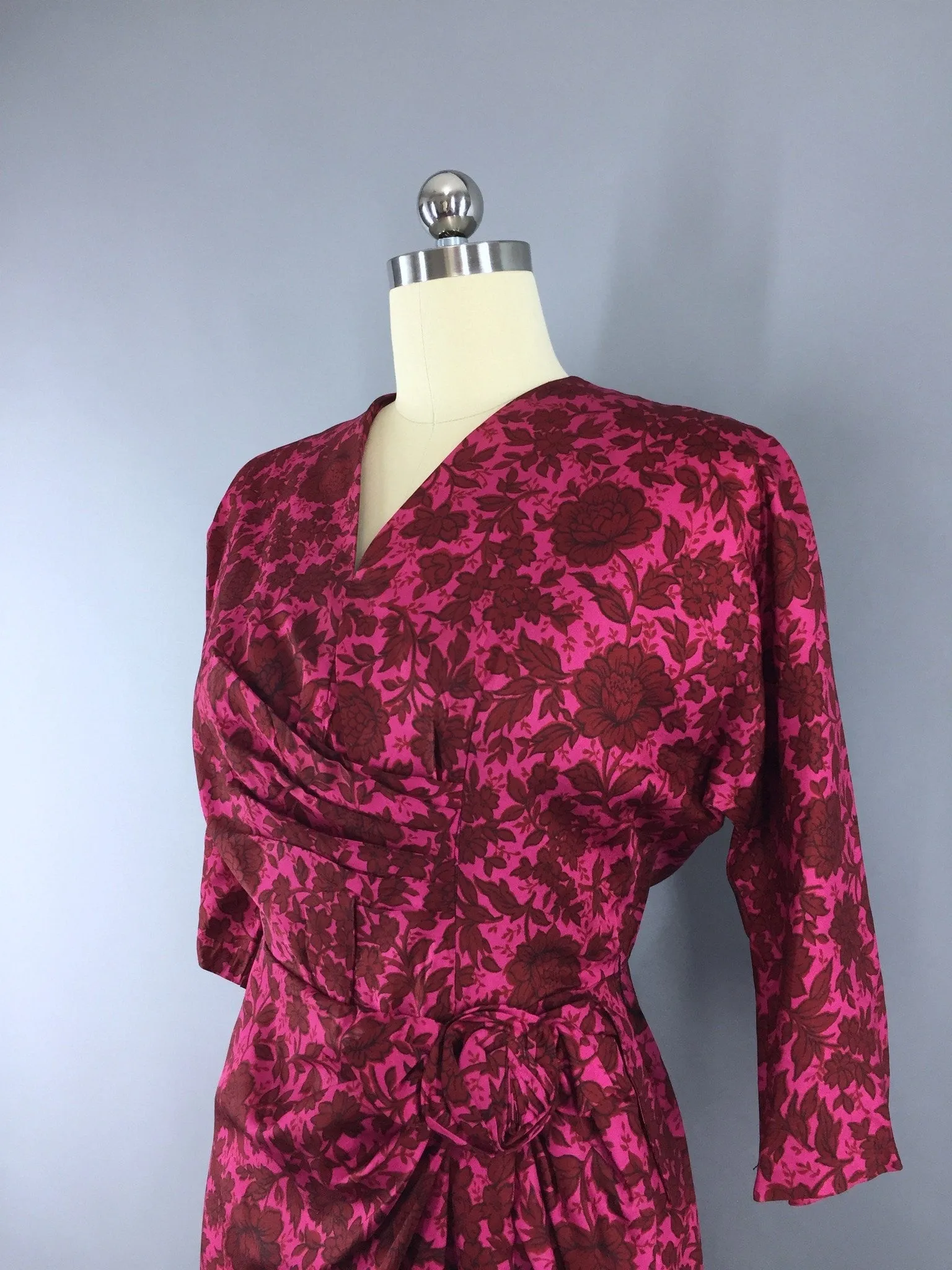 Vintage 1950s Day Dress / Pink & Red Floral Print